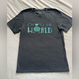 EUC EPCOT JOY TO THE WORLD CHRISTMAS SHIRT SIZE SMALL